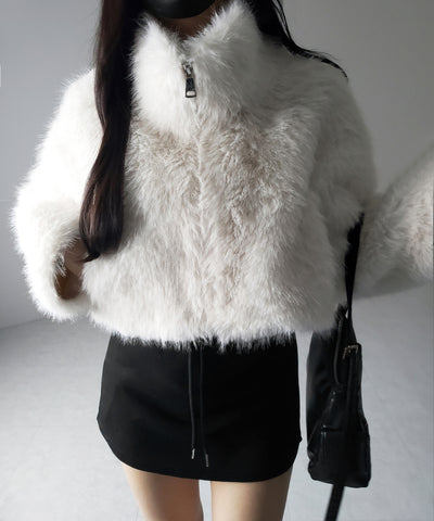 ジップアップスタンドカラーショートフェイクファーコート ／ zip up stand-collar short fake fur coat