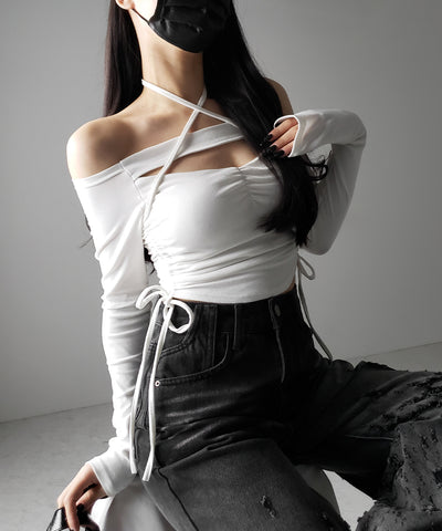 【 ２WAY 】クロスストラップリボンカットアウトオフショルトップス ／ cross strap ribbon cutout offshoulder tops