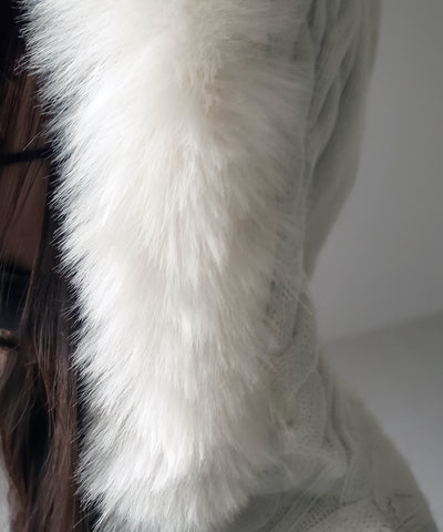 ファーフーディダブルジップショートニットパーカー ／ Fur hooded double zip short knit hoodie