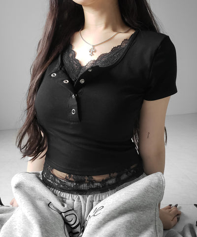 レースレイヤードヘンリーネックスクエア半袖Ｔシャツ ／ lace layered henley neck square short sleeve T-shirt