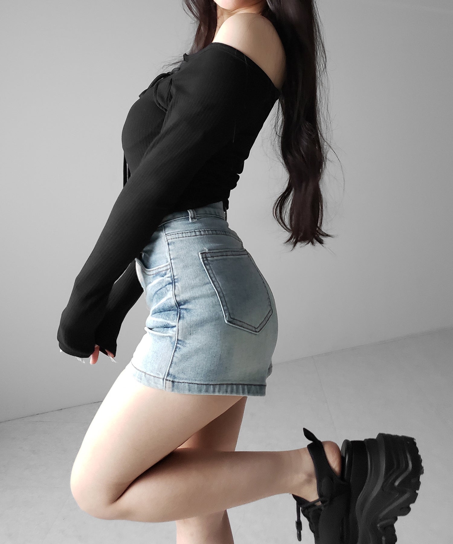 ハイウエストタイトデニムショートパンツ ／ high waist tight short pants