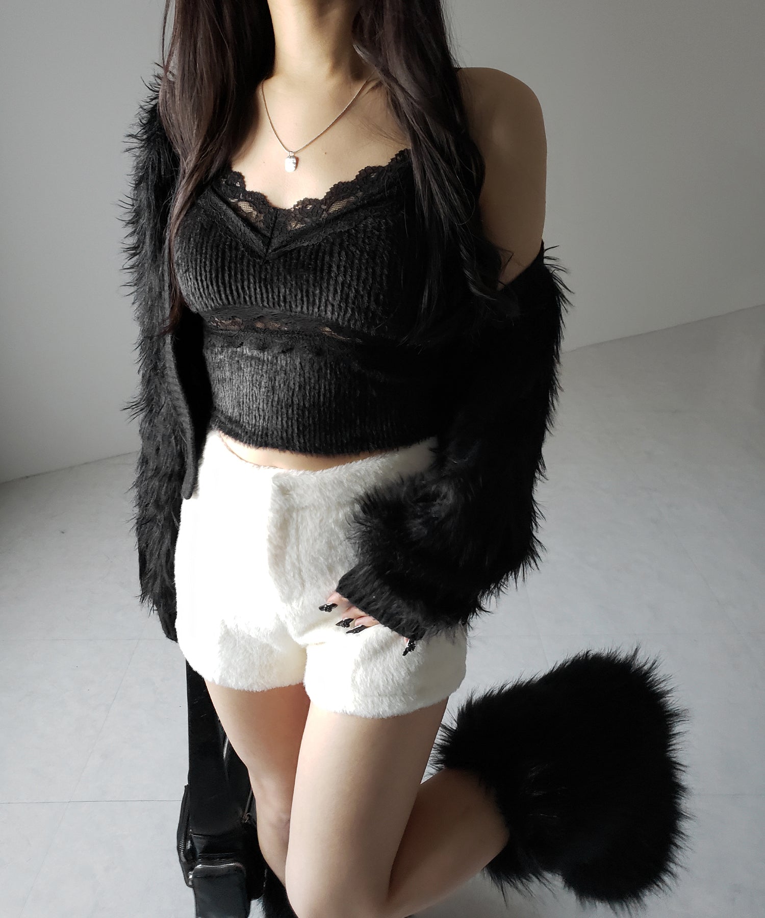 【 カップ付き 】ダブルレースシャギーファーショートビスチェキャミソール ／ double lace shaggy fur short bustier camisole