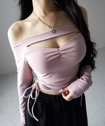 【 新色ピンク追加！ ／ ２WAY 】クロスストラップリボンカットアウトオフショルトップス ／ cross strap ribbon cutout offshoulder tops