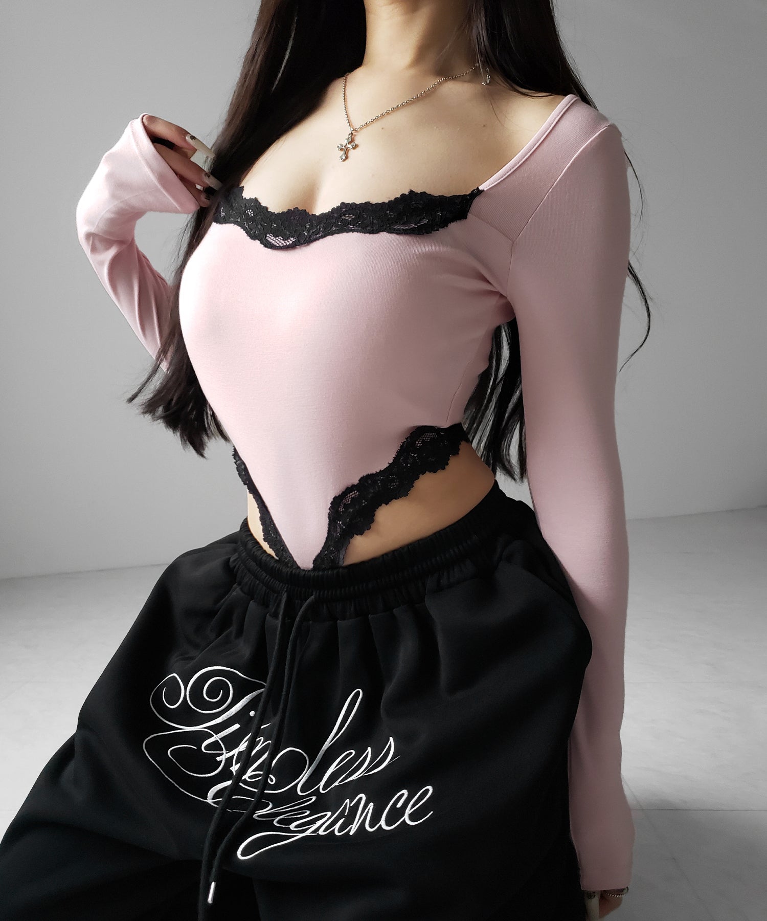 カットアウトレースポイントボディスーツトップス ／cutout lace point bodysuit tops