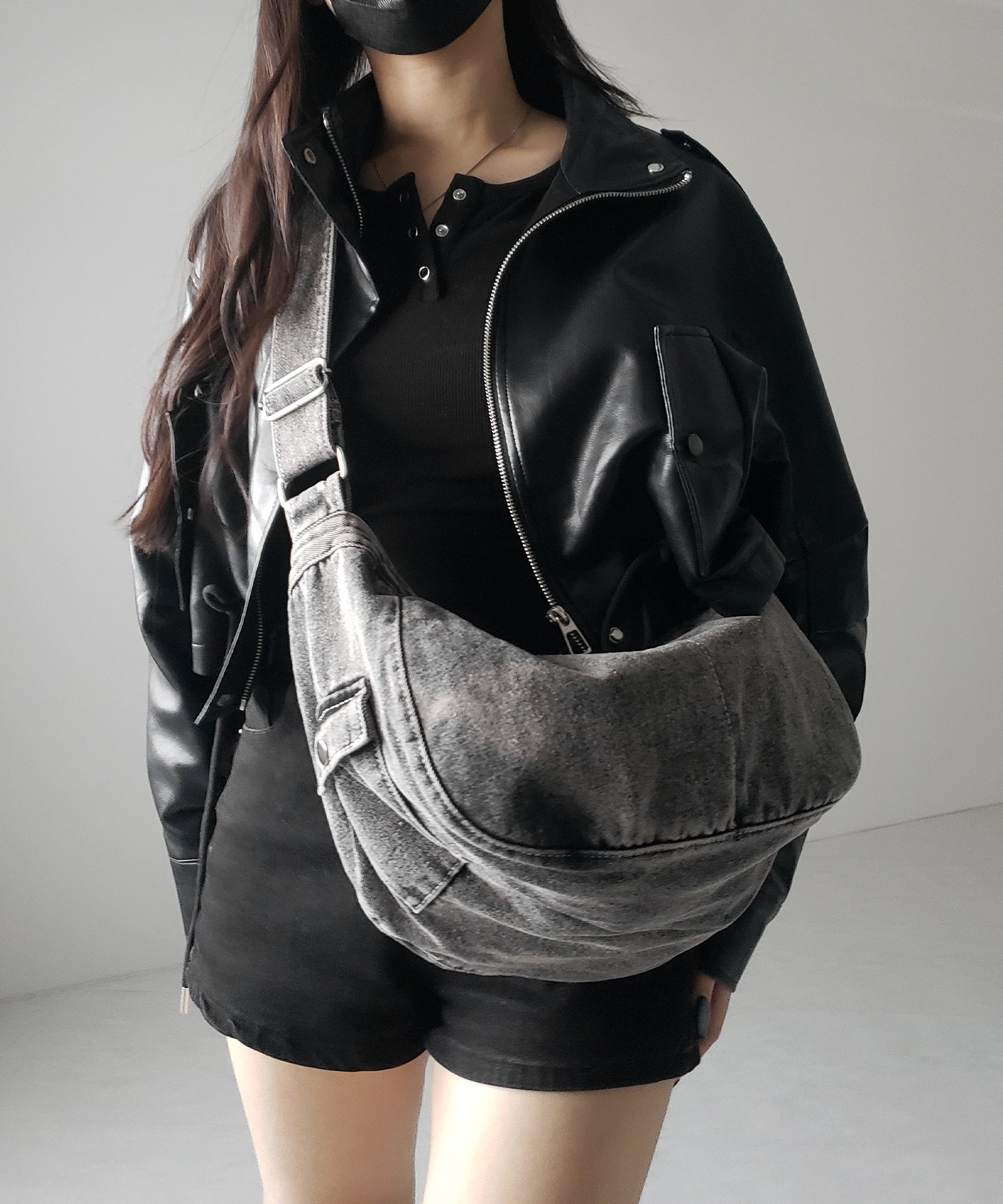 【 ２color 】ブラックタグヴィンテージデニムショルダーバッグ ／ black tag vintage denim shoulder bag
