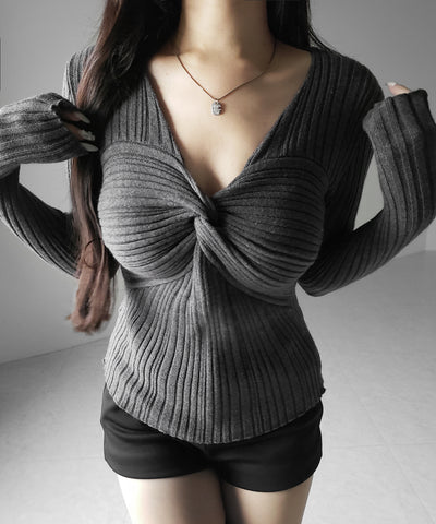 Ⅴネックツイストリブニットトップス ／ V-neck twisted rib knit tops