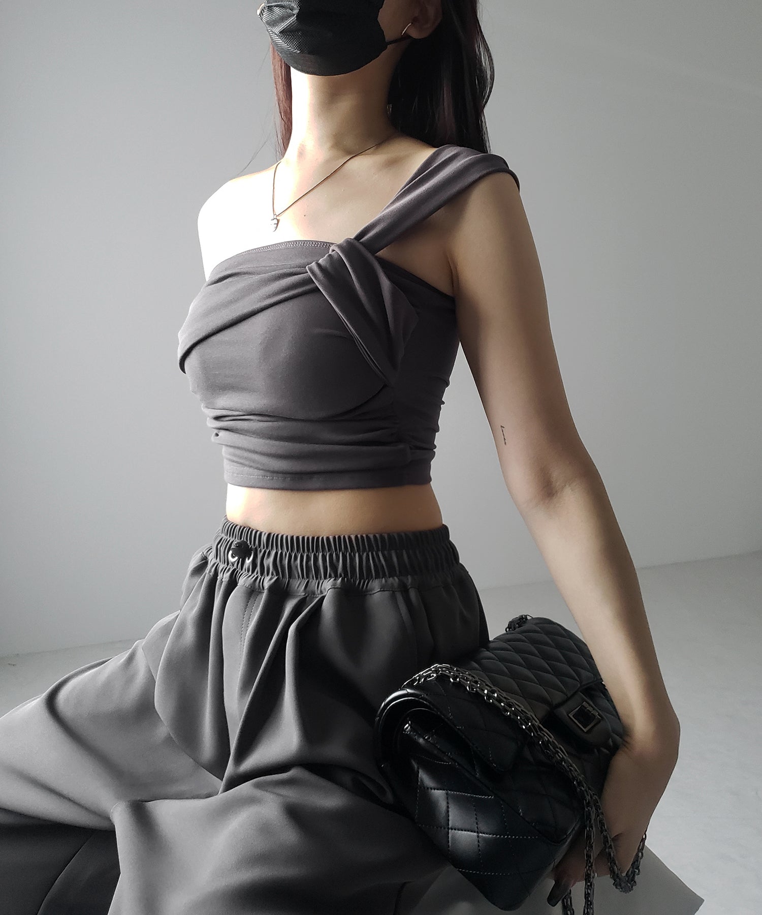 【 カップ付き 】ワンショルアシンメトリーショートキャミソール ／ one shoulder asymmetry short camisole