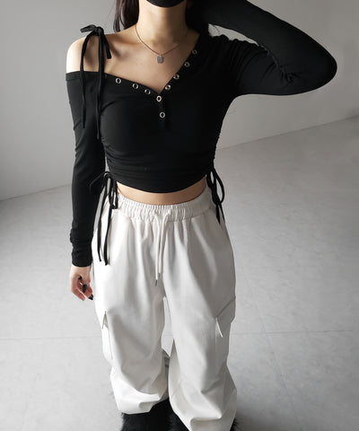 【 ２WAY ／ 裏起毛 】ナナメストラップスナップボタンシャーリングリボントップス ／ naname strap snap button shirring ribbon tops