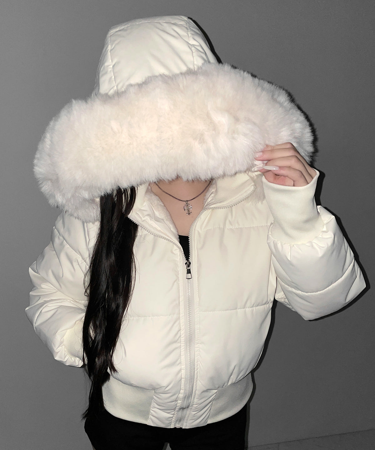 フェイクファーフード中綿ショートジャケット ／ fake fur hoodie fake down short jacket