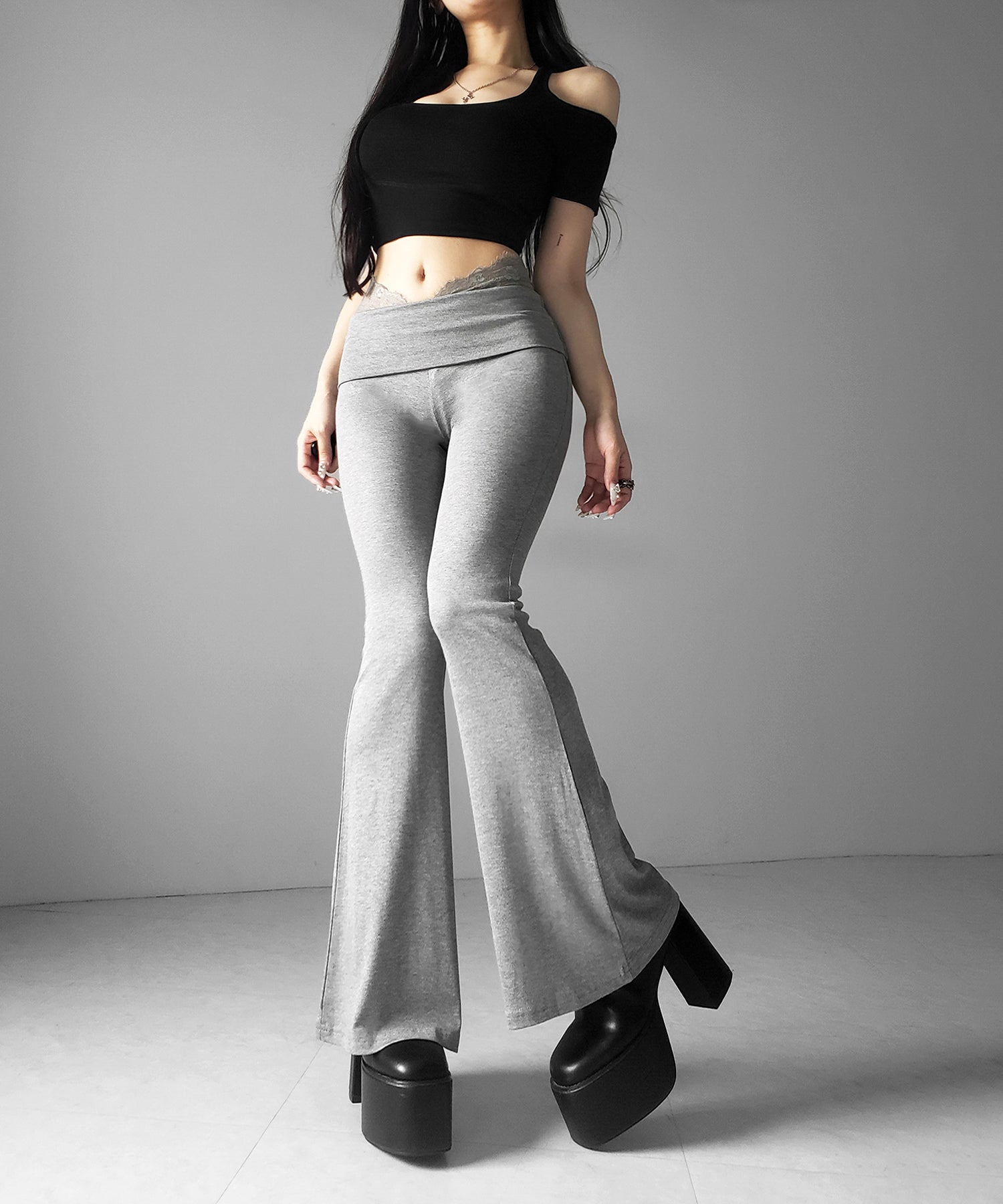 ウエストレーススリムドレープカットソーフレアパンツ ／ waist lace slim drape cutsew flare pants