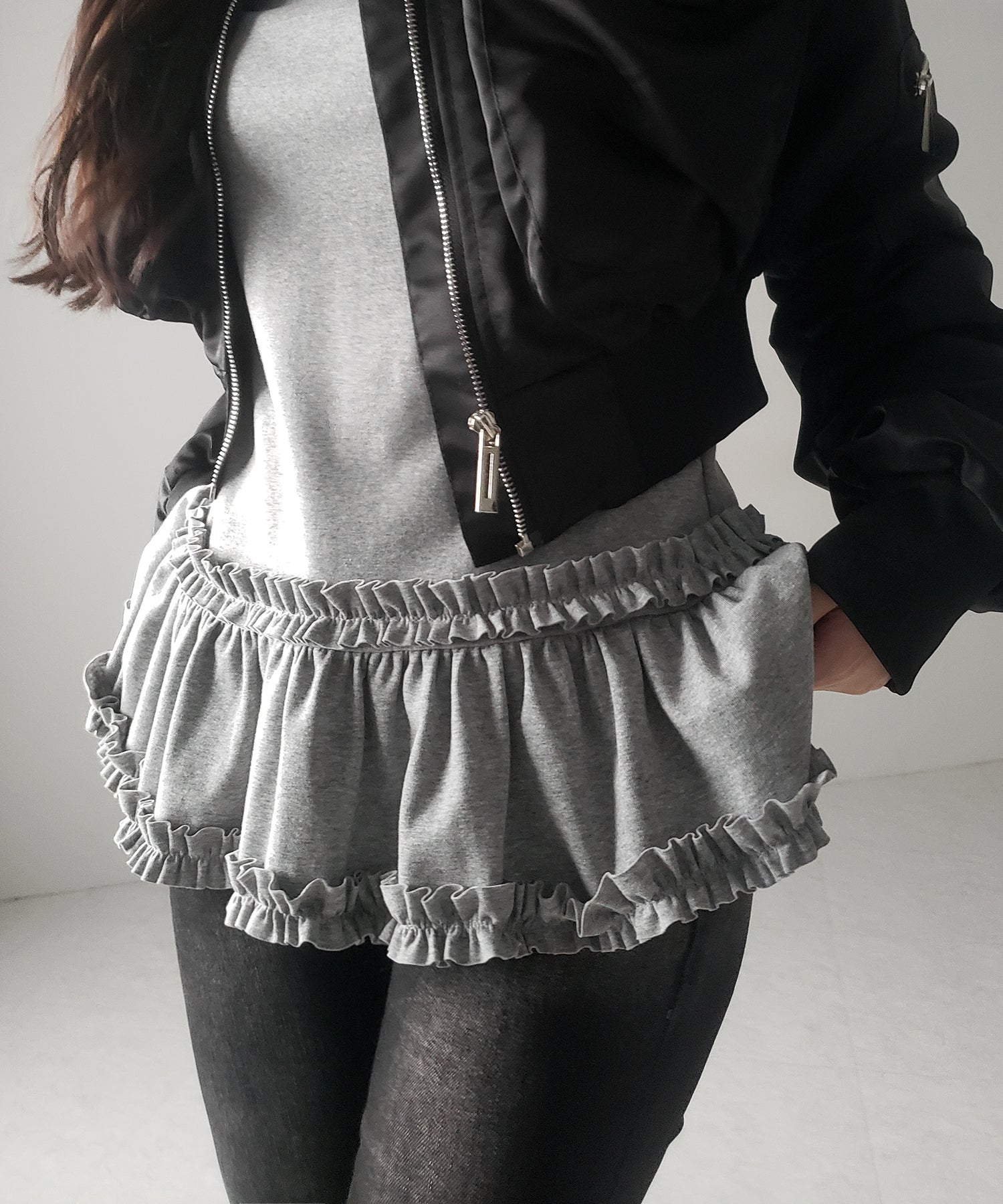 【 ３color 】裾フリルレイヤード長袖トップス ／ hem frill layered long sleeve tops