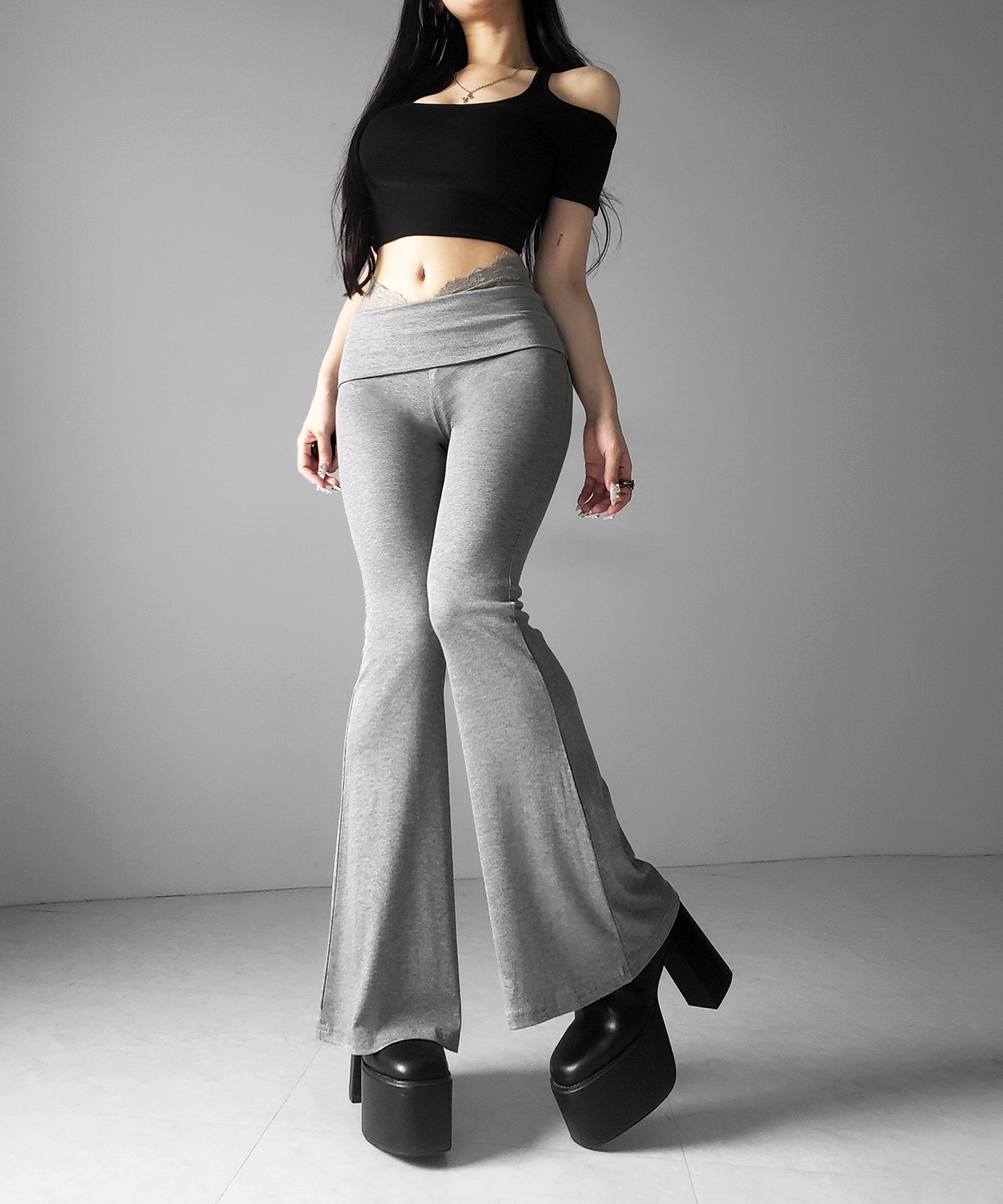 ウエストレーススリムドレープカットソーフレアパンツ ／ waist lace slim drape cutsew flare pants