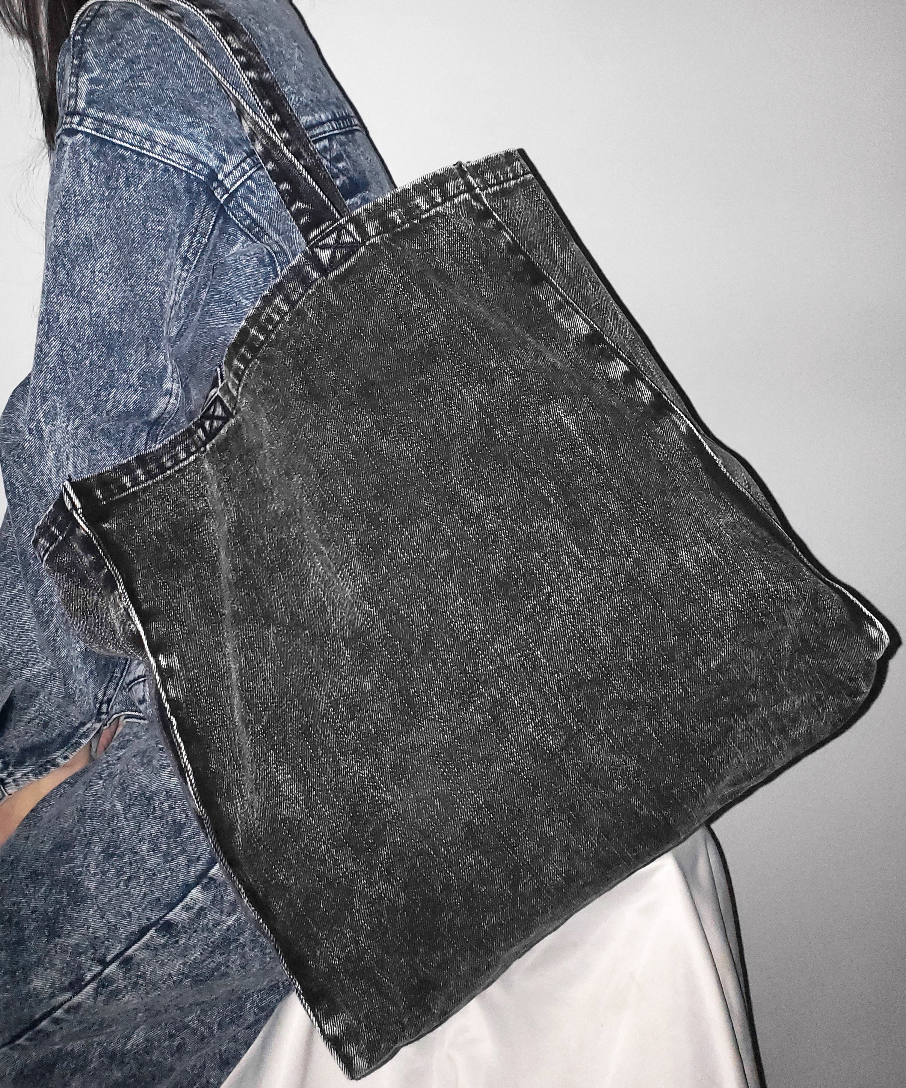 【 ２color 】ヴィンテージケミカルブリーチビッグスクエアデニムトートバッグ ／ vintage chemical bleach big square denim tote bag