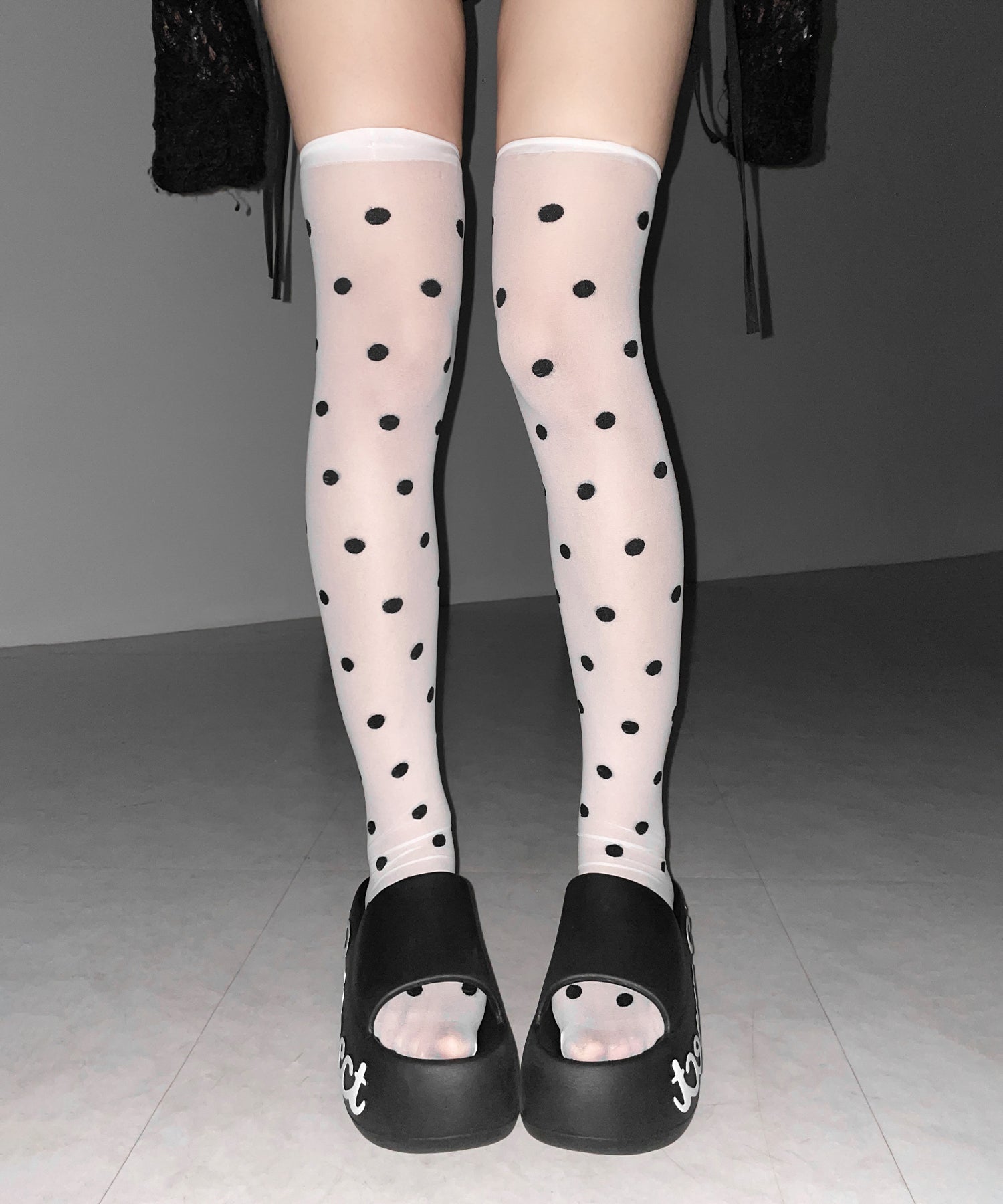 ドットニーハイシアーハイソックス ／ Dot knee high sheer high socks
