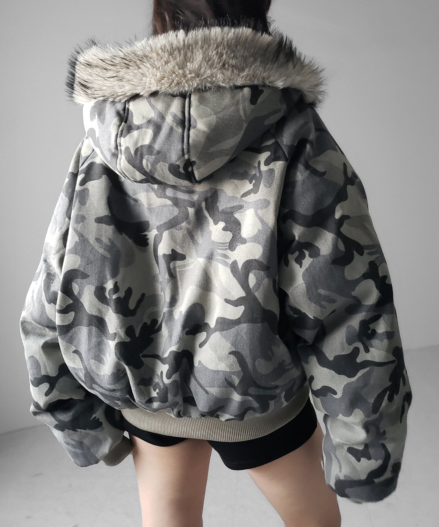 カモフラフェイクファーフーディ中綿ジャケット ／ camouflage fake fur hoodie down jacket