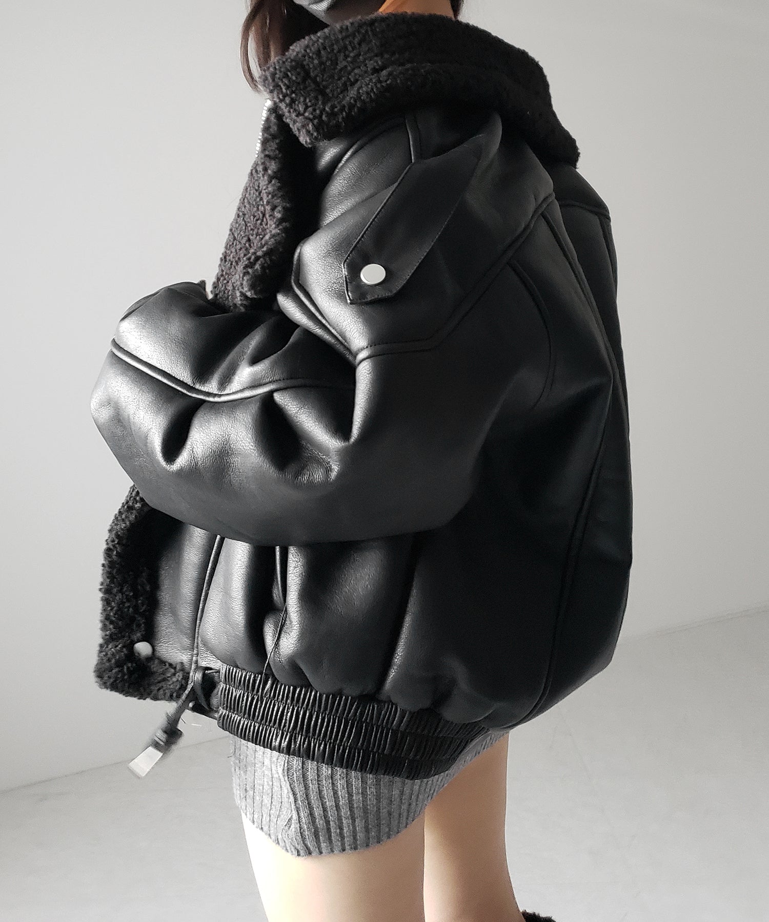 【 ２color 】フェイクレザーベルテッドボアムートンジャケット ／ fake leather belted boa mouton jacket