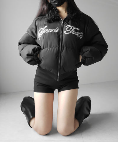 レタリングロゴ刺繍ショートパフダウンジャケット ／ lettering logo embroidery short puffer jacket