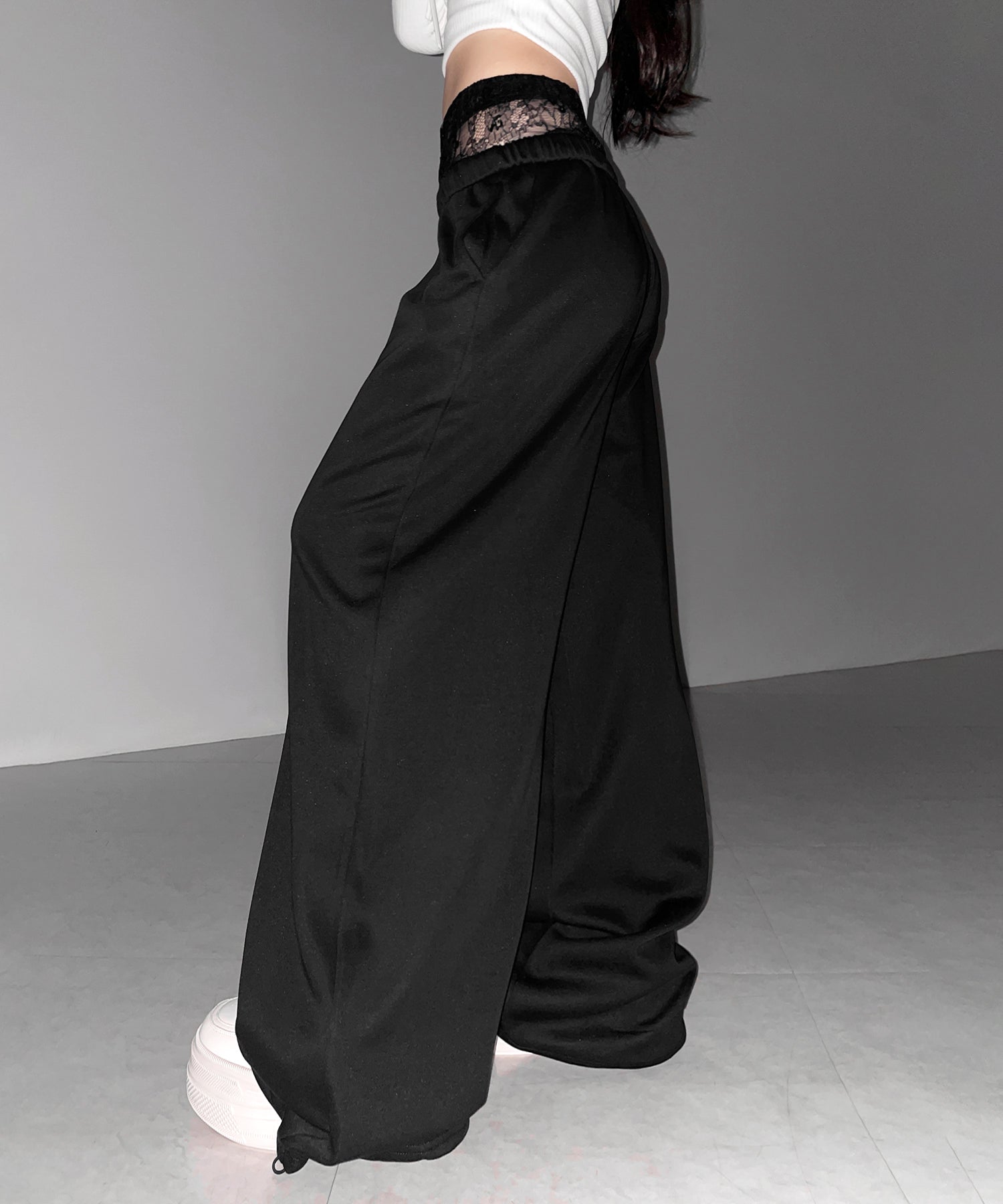 ウエストレースレイヤードスウェットパンツ ／ waist lace layered sweat pants