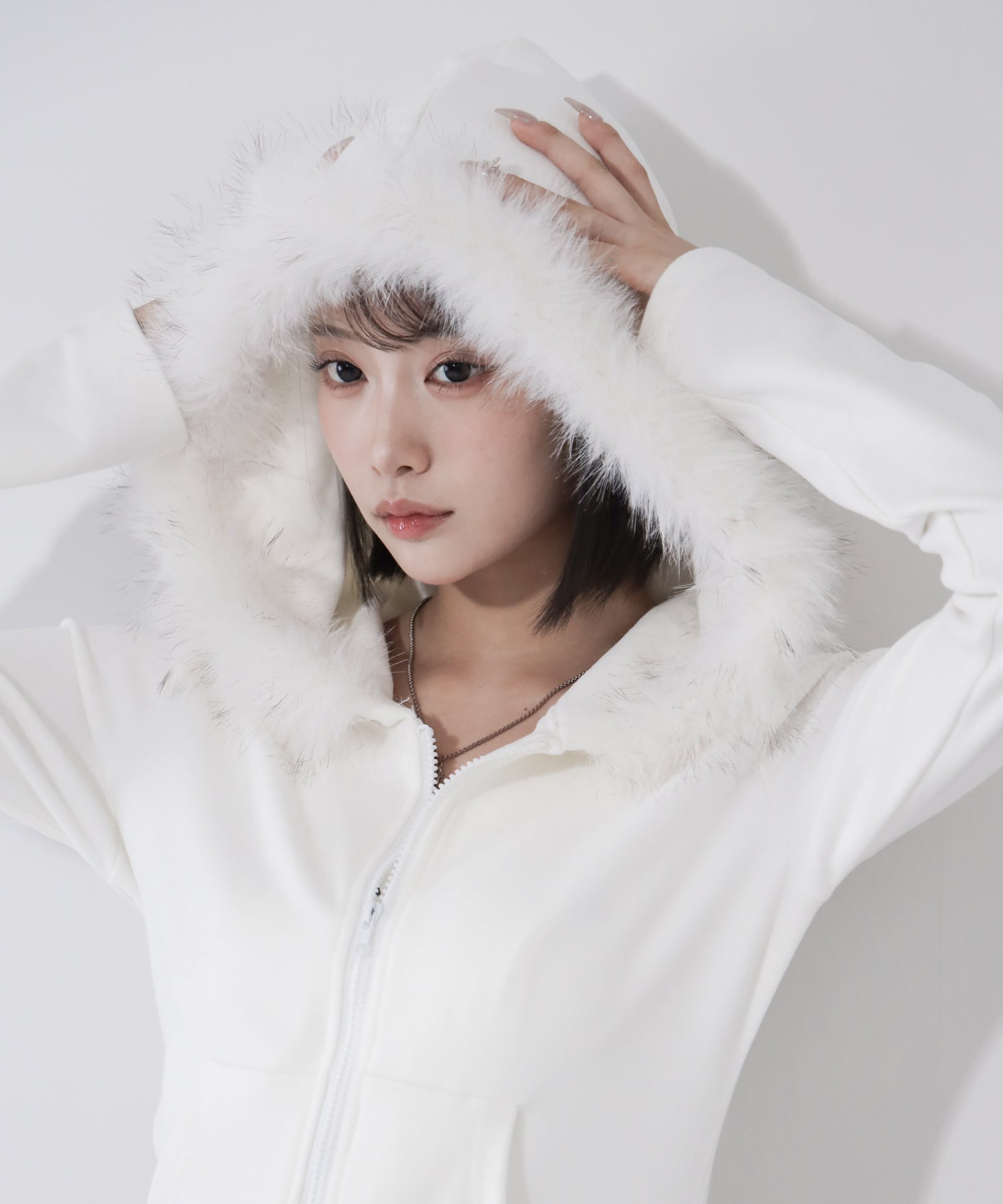 フェイクファーフーディジップアップパーカー ／ fake fur hooded zipup hoodie