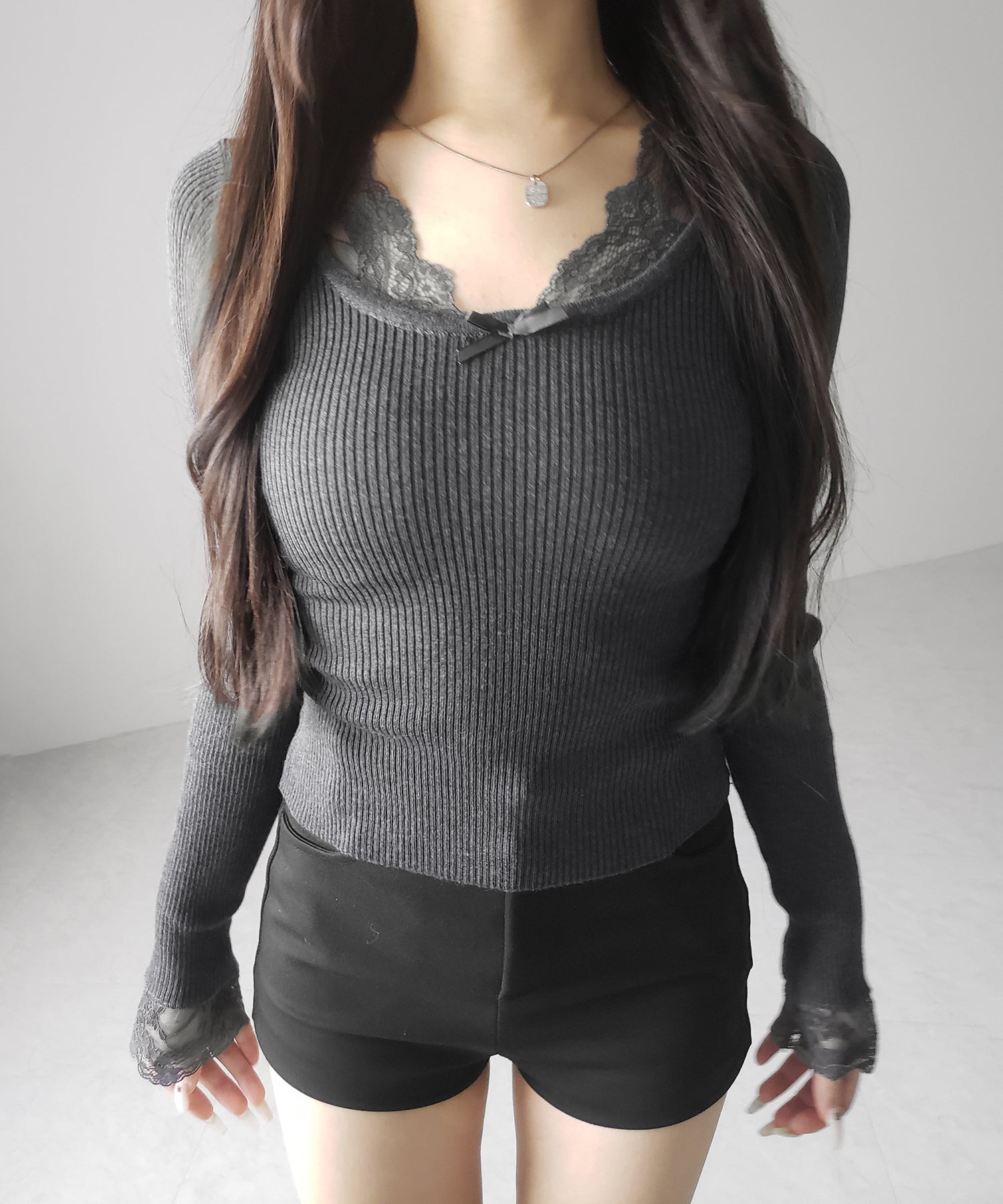 フロントリボンレース切替リブニットトップス ／ front ribbon lace switching ribbed knit tops