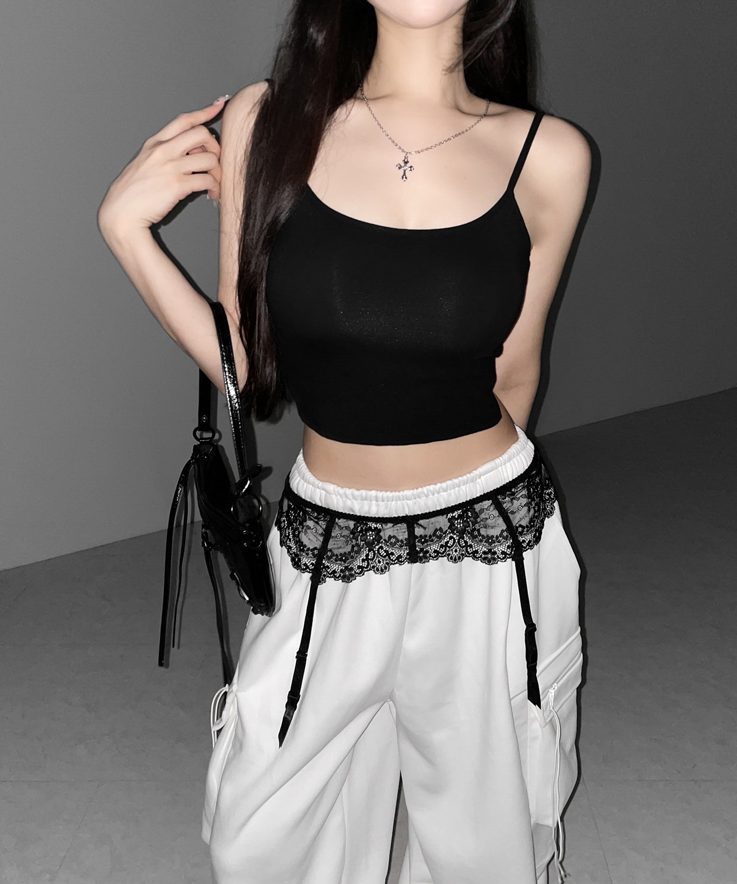 【 カップ付き 】スクエアネックストラップショートキャミソール ／ square neck strap short camisole