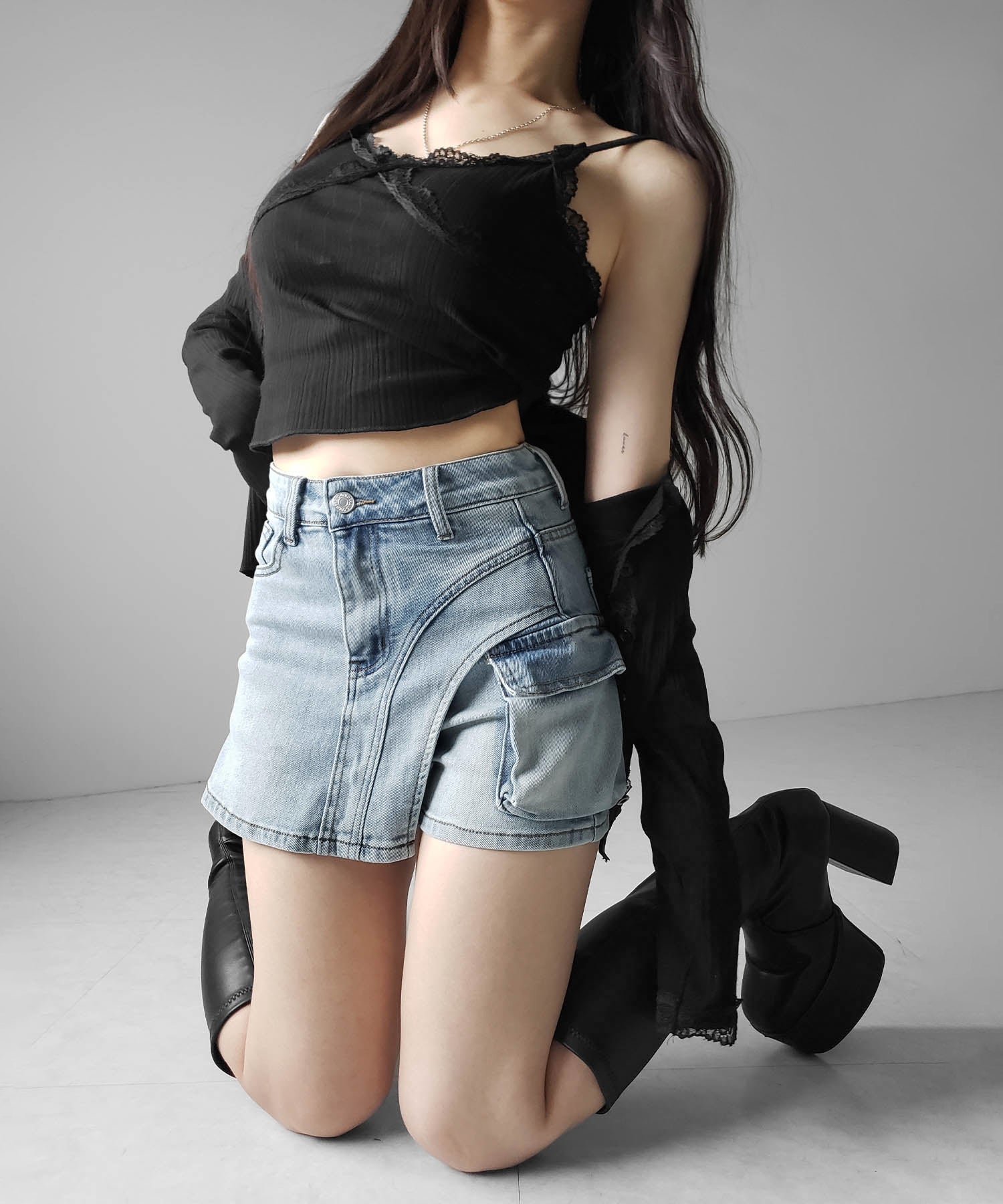 カーゴポケットレイヤードデニムミニスカパン ／ cargo pocket layered denim mini skirt pants