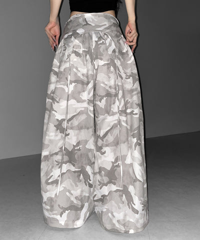 ロゴガーターカモフラタックワイドパンツ ／ logo garter camouflage tuck wide pants