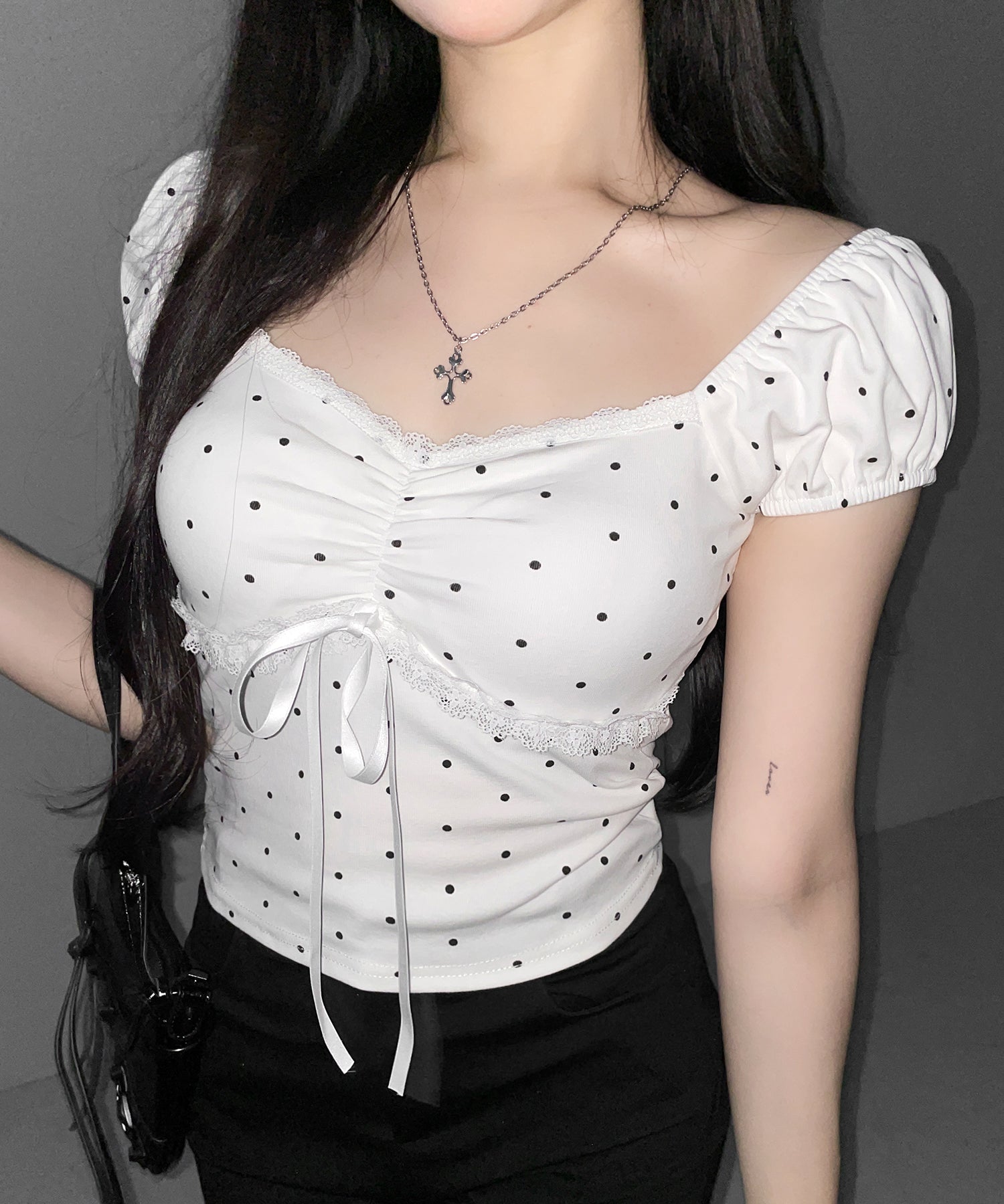 ドットレースリボンギャザーオフショルトップス ／ dot lace ribbon gathered off shoulder tops