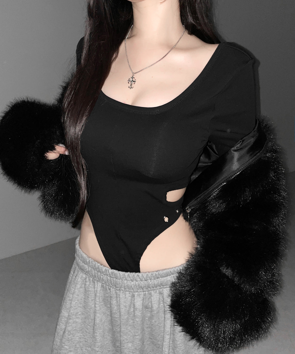 カットアウトアイレット長袖ボディスーツトップス ／ Cutout eyelet long sleeve bodysuit tops