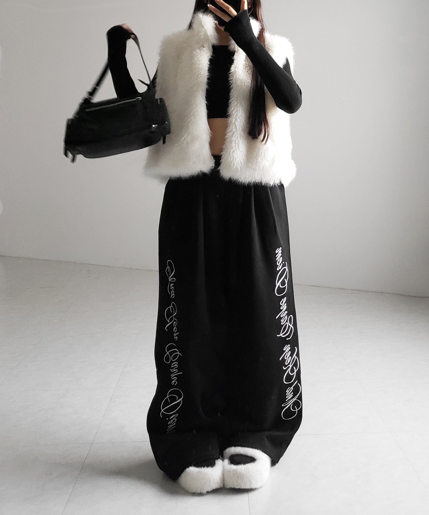 【 ポケット付 】スタンドネックジップアップフェイクファーベスト ／ stand neck zipup fake fur vest