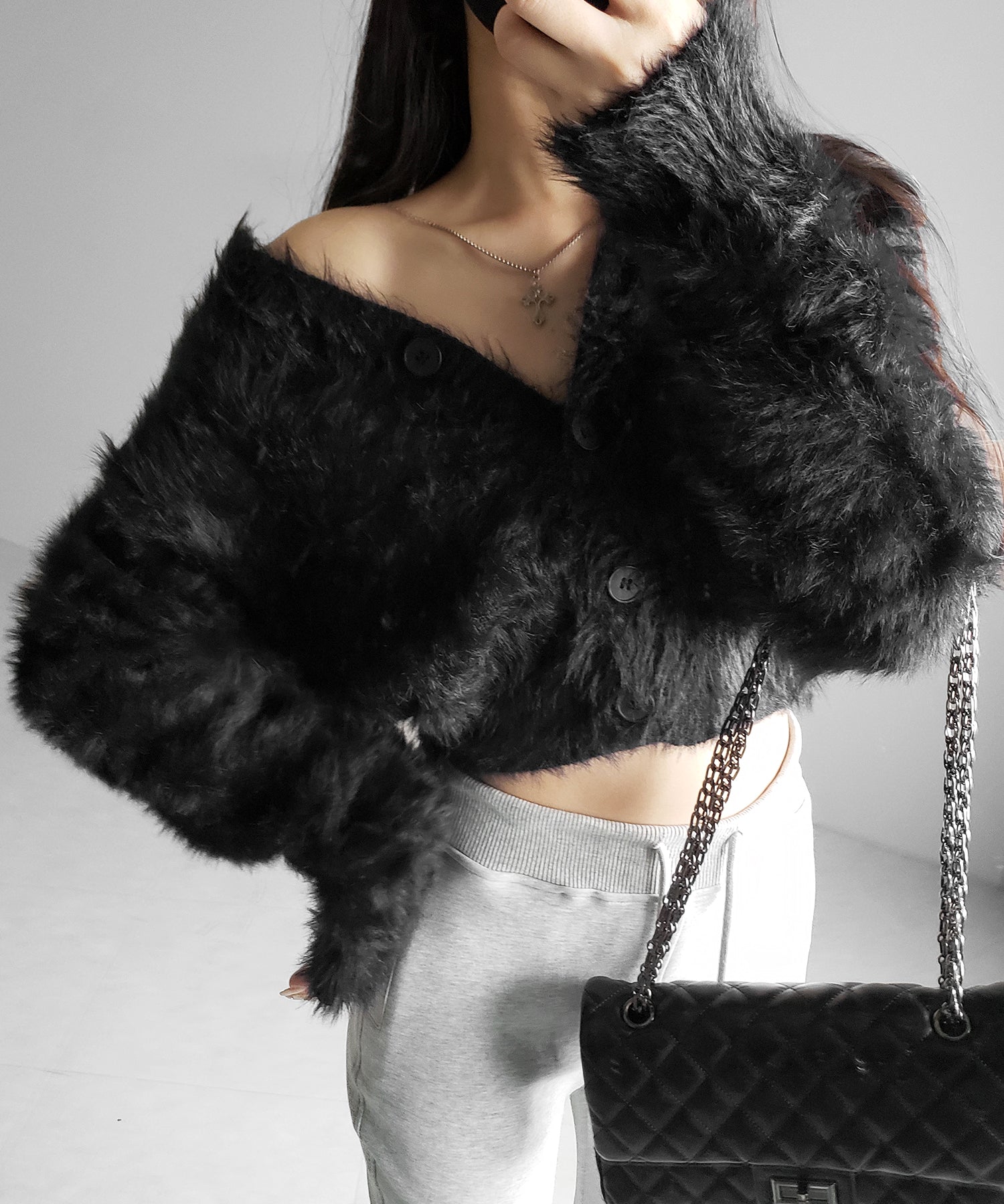 ブラックボタンショートシャギーニットカーディガン ／ black button short shaggy knit cardigan