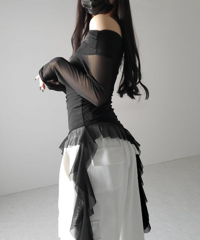 【 ２color 】アシンメトリーフリルオフショルシアートップス ／ asymmetrical frill off-shoulder sheer tops