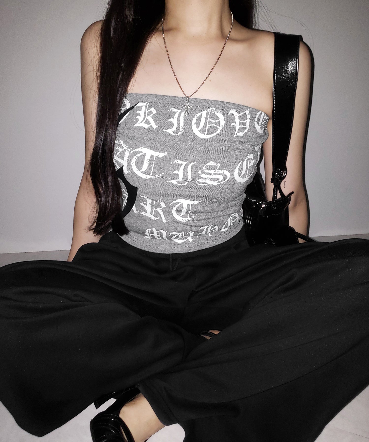 グランジロゴチューブベアトップ ／ grunge logo tube bare top