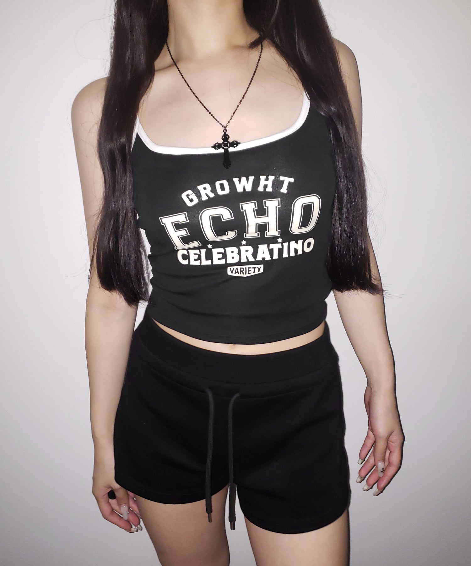 【 カップ付き 】フロントロゴプリントショートキャミソール ／ front logo print short camisole