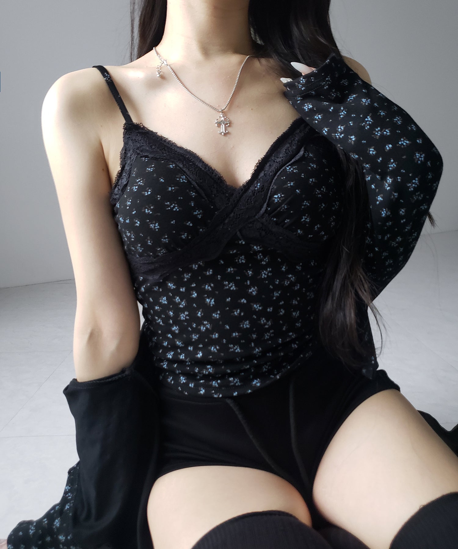 【 ２点セット 】小花柄レースキャミソール ＋ カーディガン SET ／ （ 2piece SET ）Floral lace camisole + cardigan SET