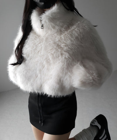 ジップアップスタンドカラーショートフェイクファーコート ／ zip up stand-collar short fake fur coat