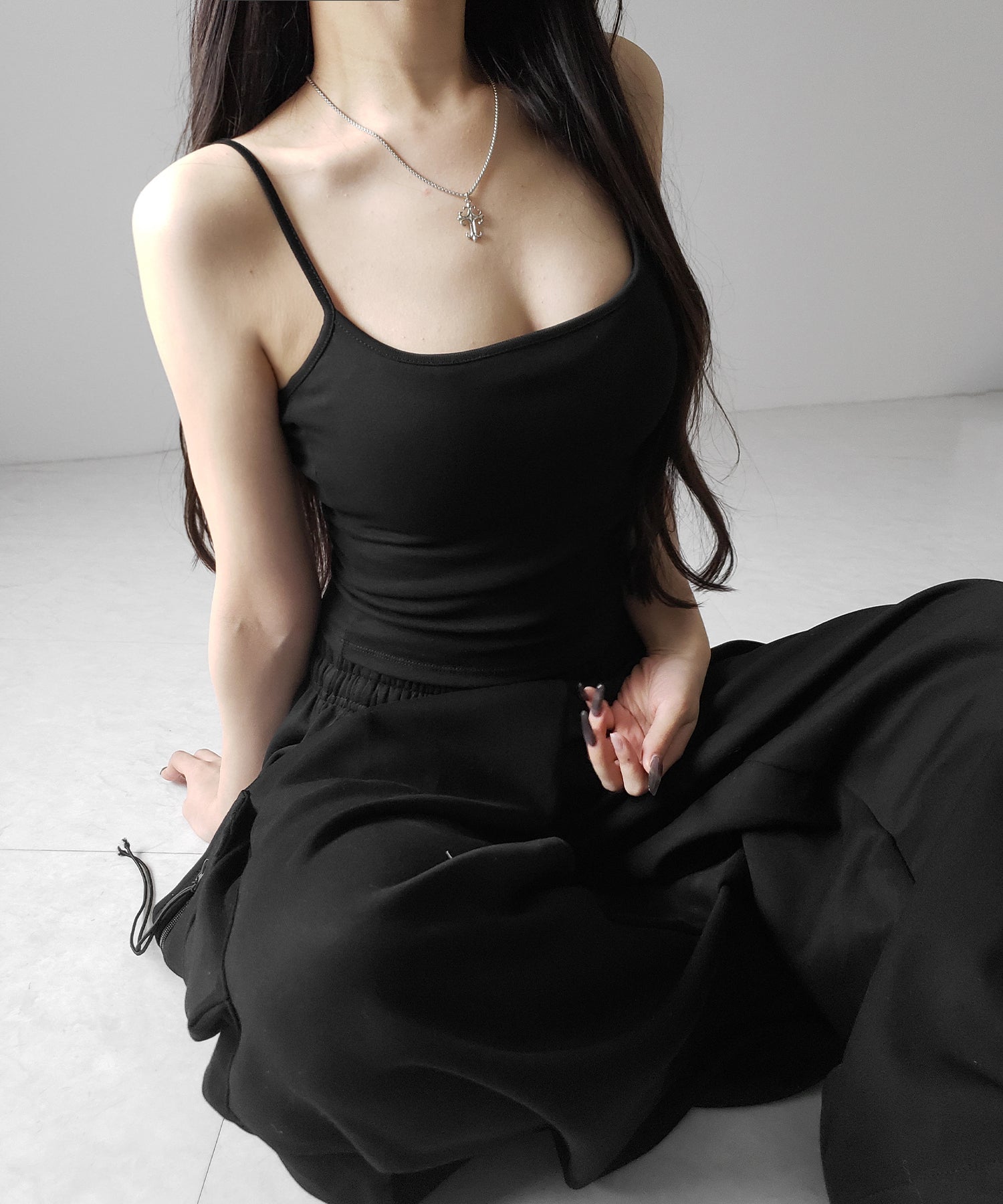 【 カップ付き 】スクエアネックストラップスリムキャミソール ／ square neck strap slim camisole
