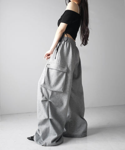 【 裾絞り可能２WAY 】ドローコードタックワイドカーゴスウェットパンツ ／ drawcord tuck wide cargo sweatpants