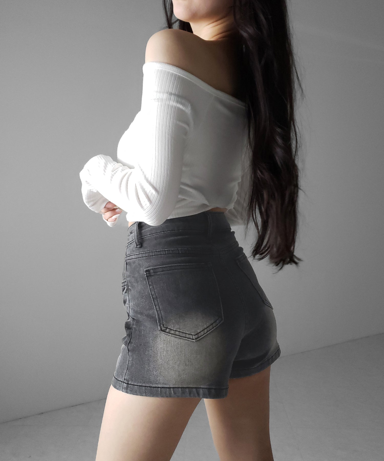 ハイウエストタイトデニムショートパンツ ／ high waist tight short pants