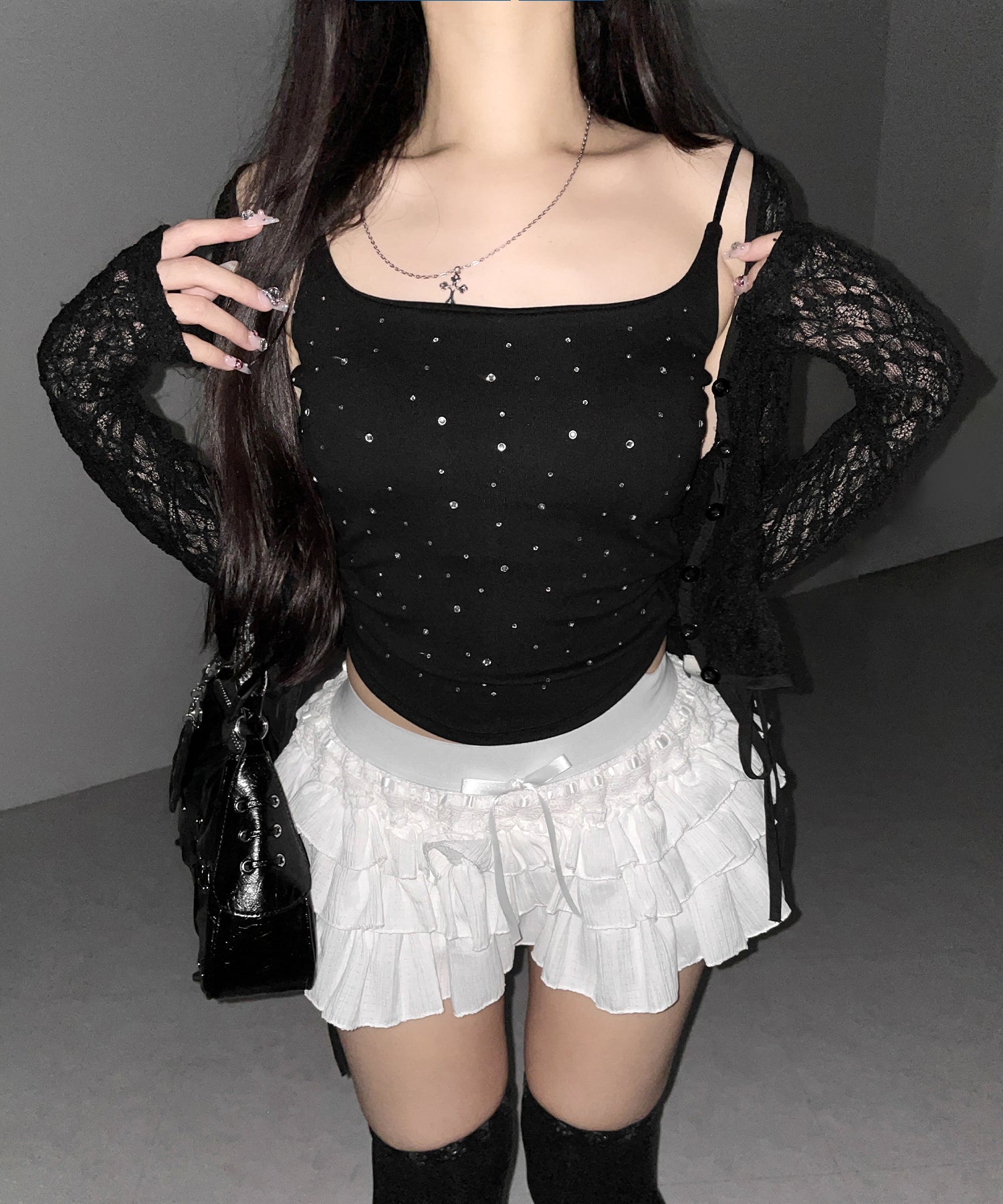 ラインストーンスクエアネックスリムキャミソール ／ Rhinestone square neck slim camisole