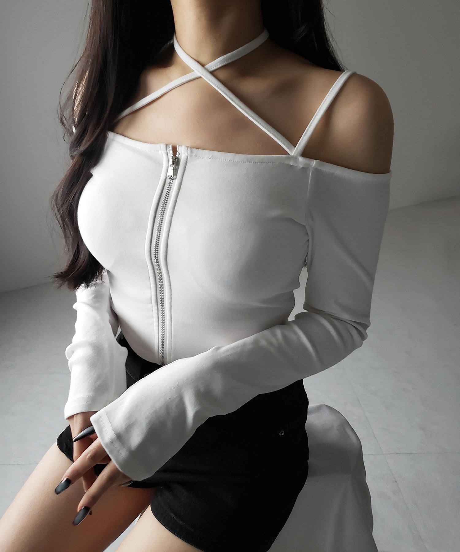 【 ３color ／ カップ付 】フロントジップクロスストラップオフショルトップス ／ front zip cross straps off-shoulder tops