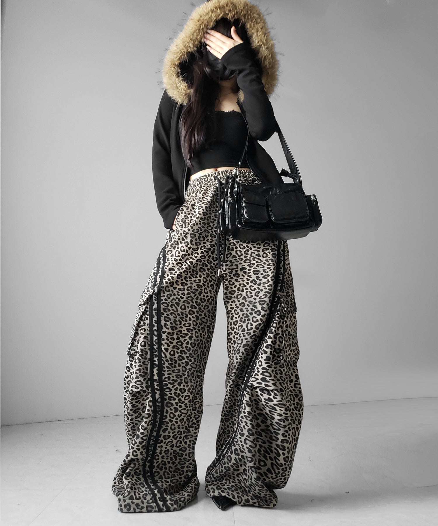 【 裾絞り可能２WAY 】レオパードヴィンテージサイドラインタックワイドスウェットパンツ ／ leopard vintage side line tuck wide sweatpants