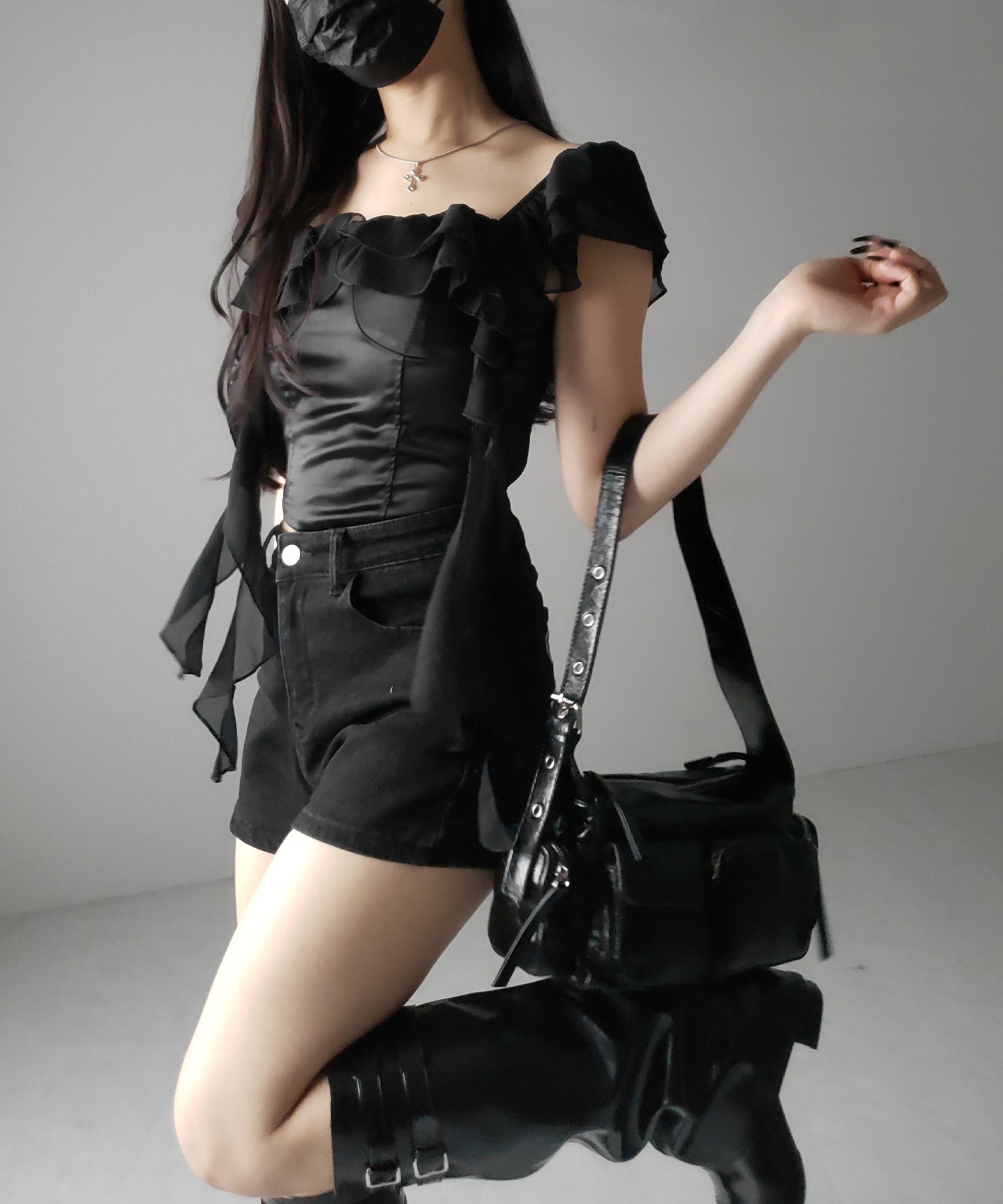 【 ２color ／ ２WAY 】シアーフリルコルセットサテンショートブラウス ／ sheer frill corset satin short blouse