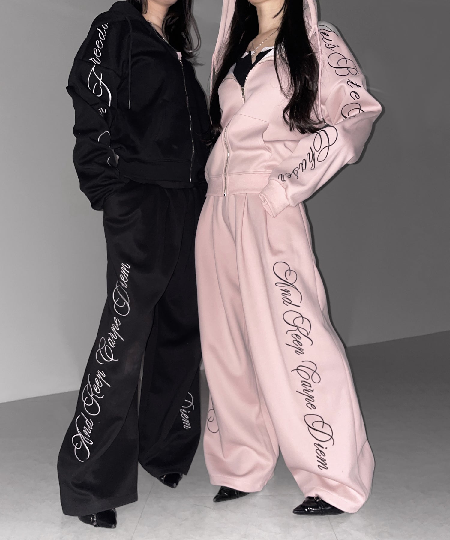 レタリングロゴ刺繍ワイドスウェットパンツ ／ lettering logo embroidery wide sweatpants