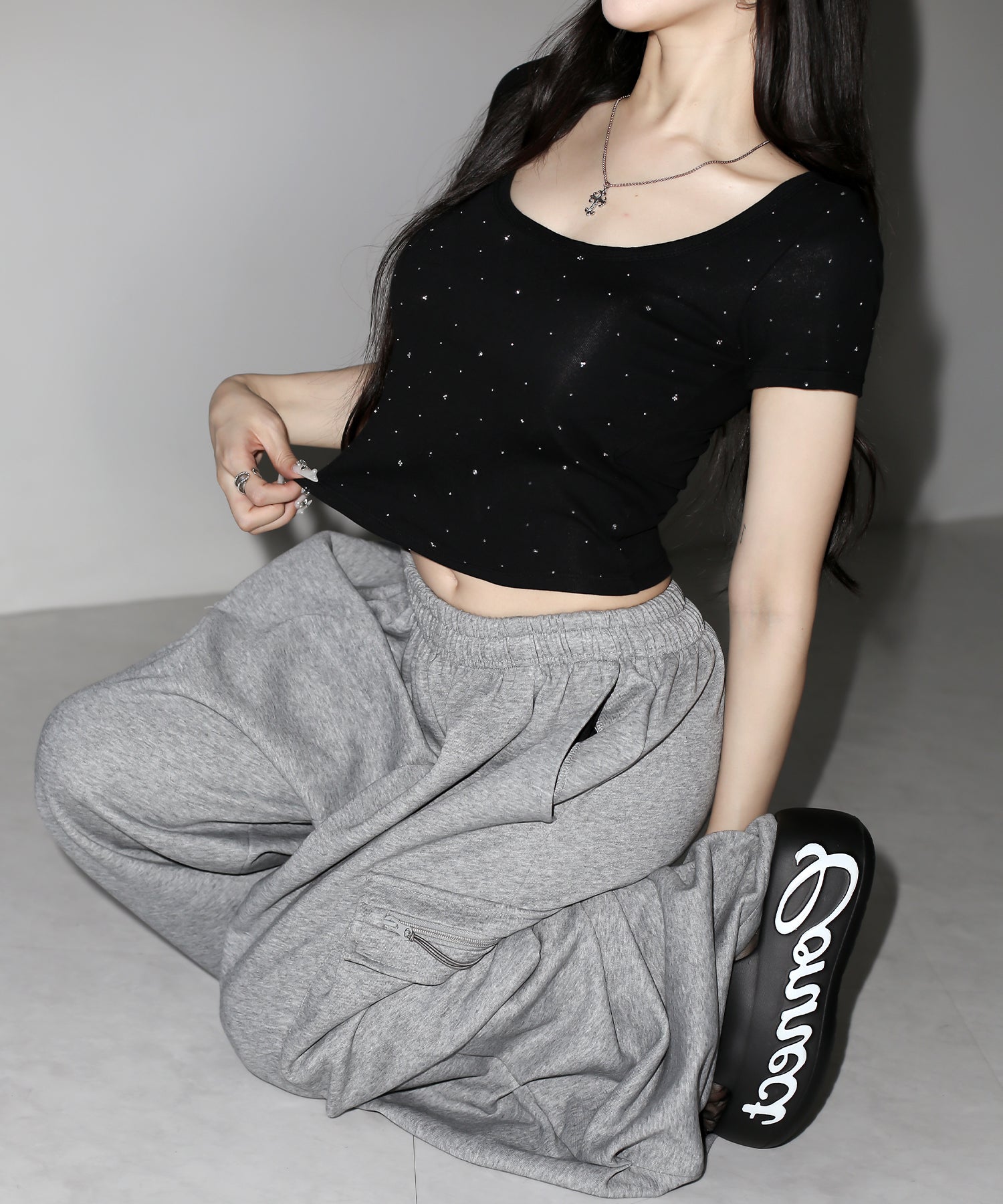 ラインストーンスクエアネックタイトＴシャツ ／Rhinestone square neck tight T-shirt