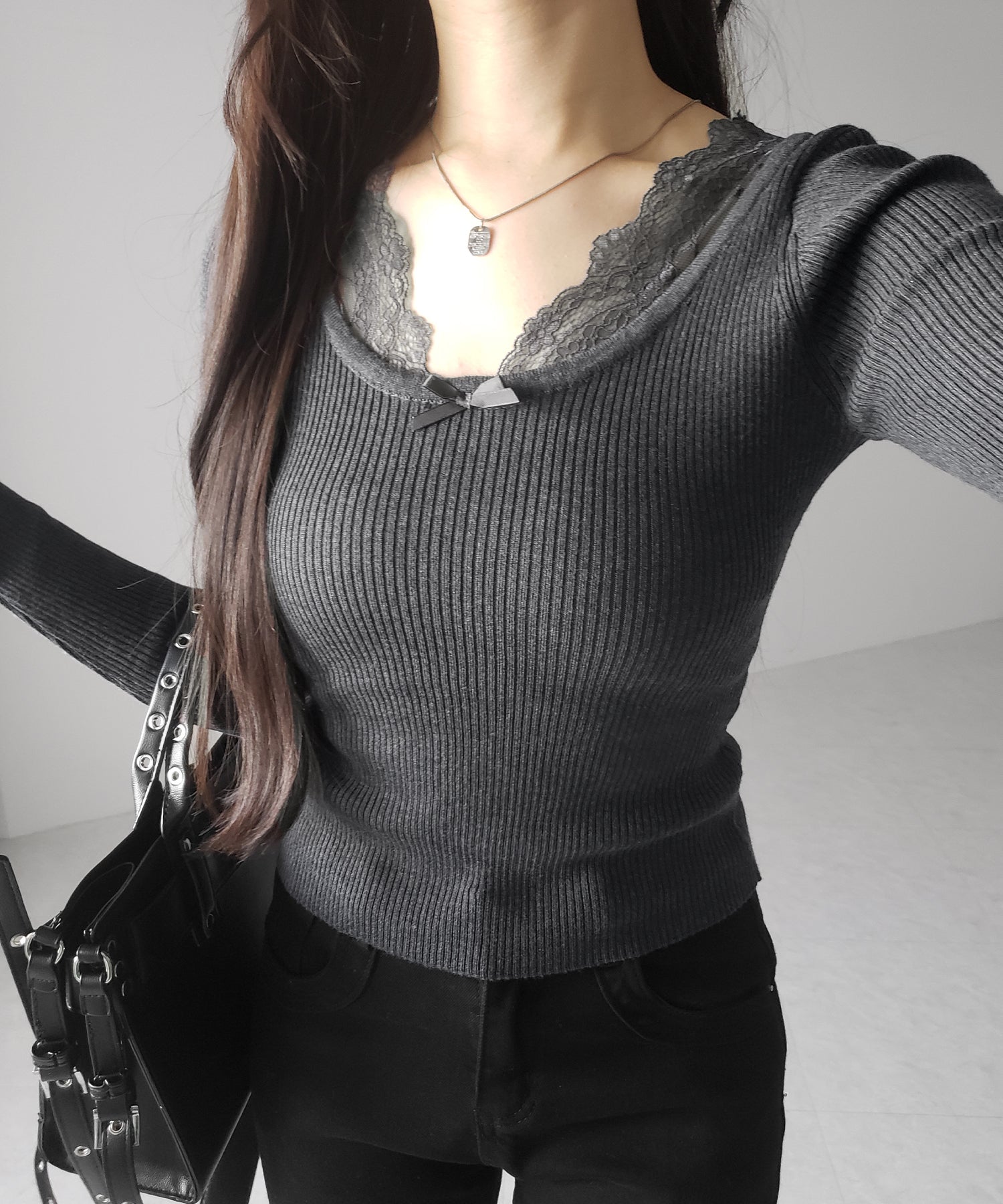 フロントリボンレース切替リブニットトップス ／ front ribbon lace switching ribbed knit tops