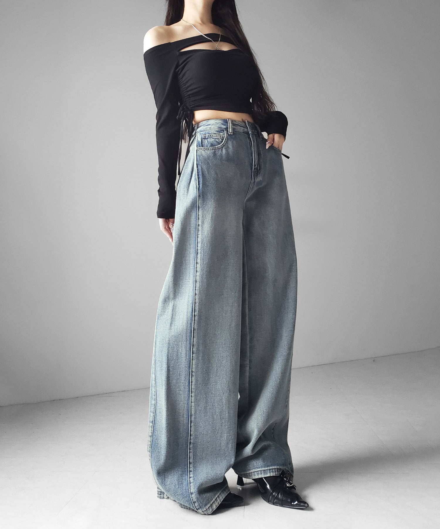 ヴィンテージライクウォッシュカーブワイドデニム ／ vintage like wash curve wide denim
