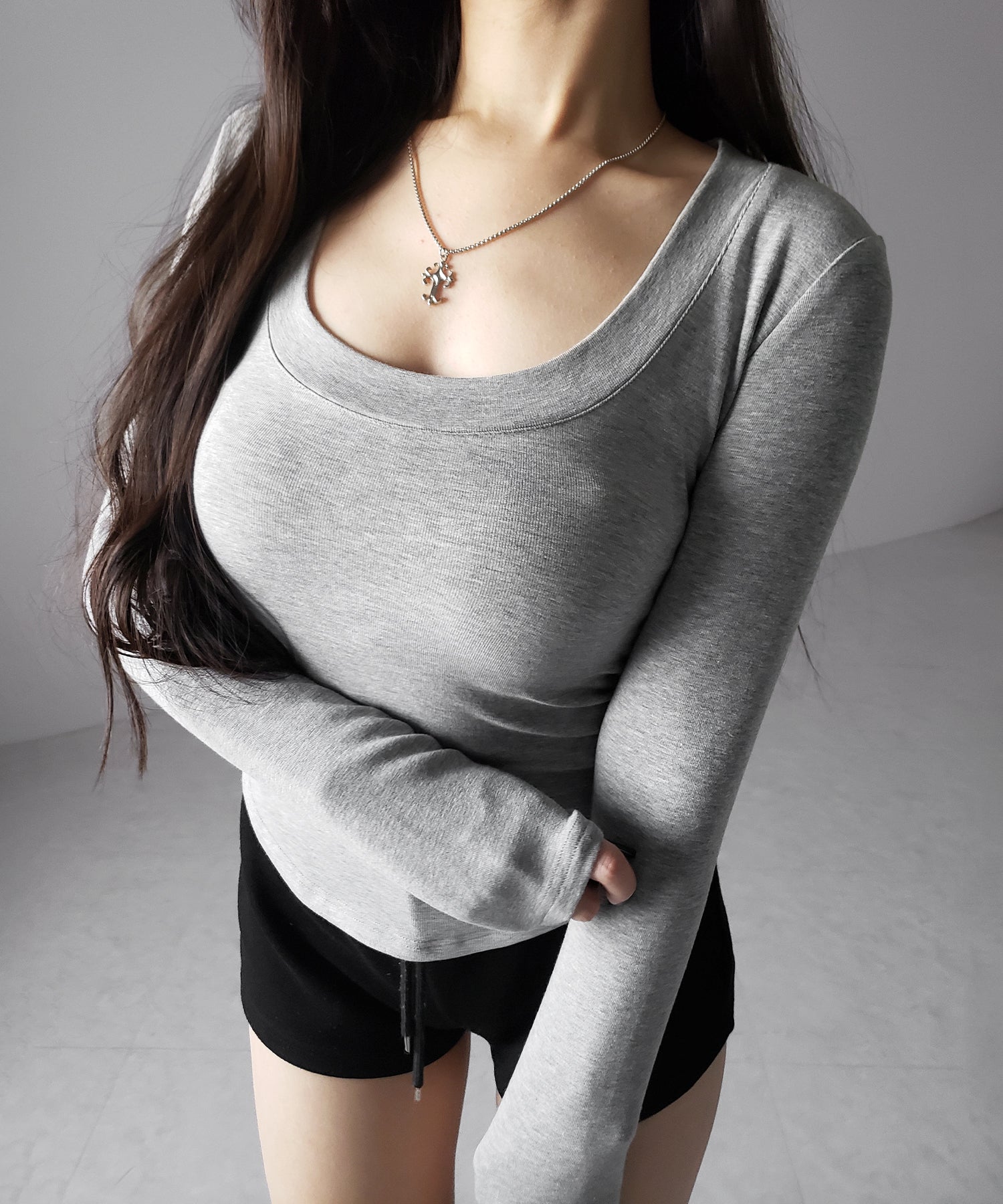 UネックスーパーフィットスリムロンT ／ U-neck super fit slim long sleeve T-Shirt