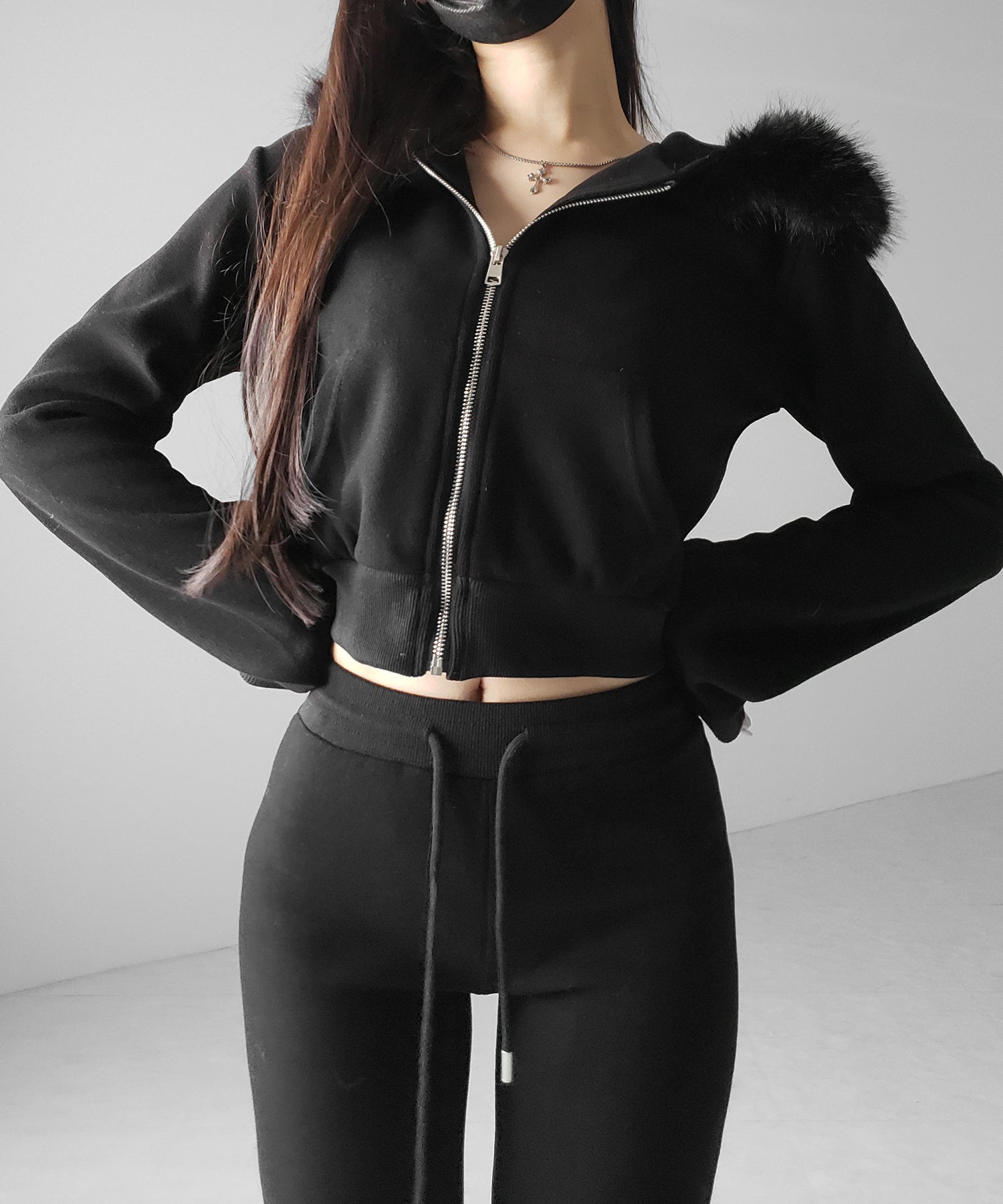 【 セットアップ 】ファーフードショートパーカー＆スウェットフレアパンツ ／ Fur short hoodie ＆ sweat flare pants SETUP