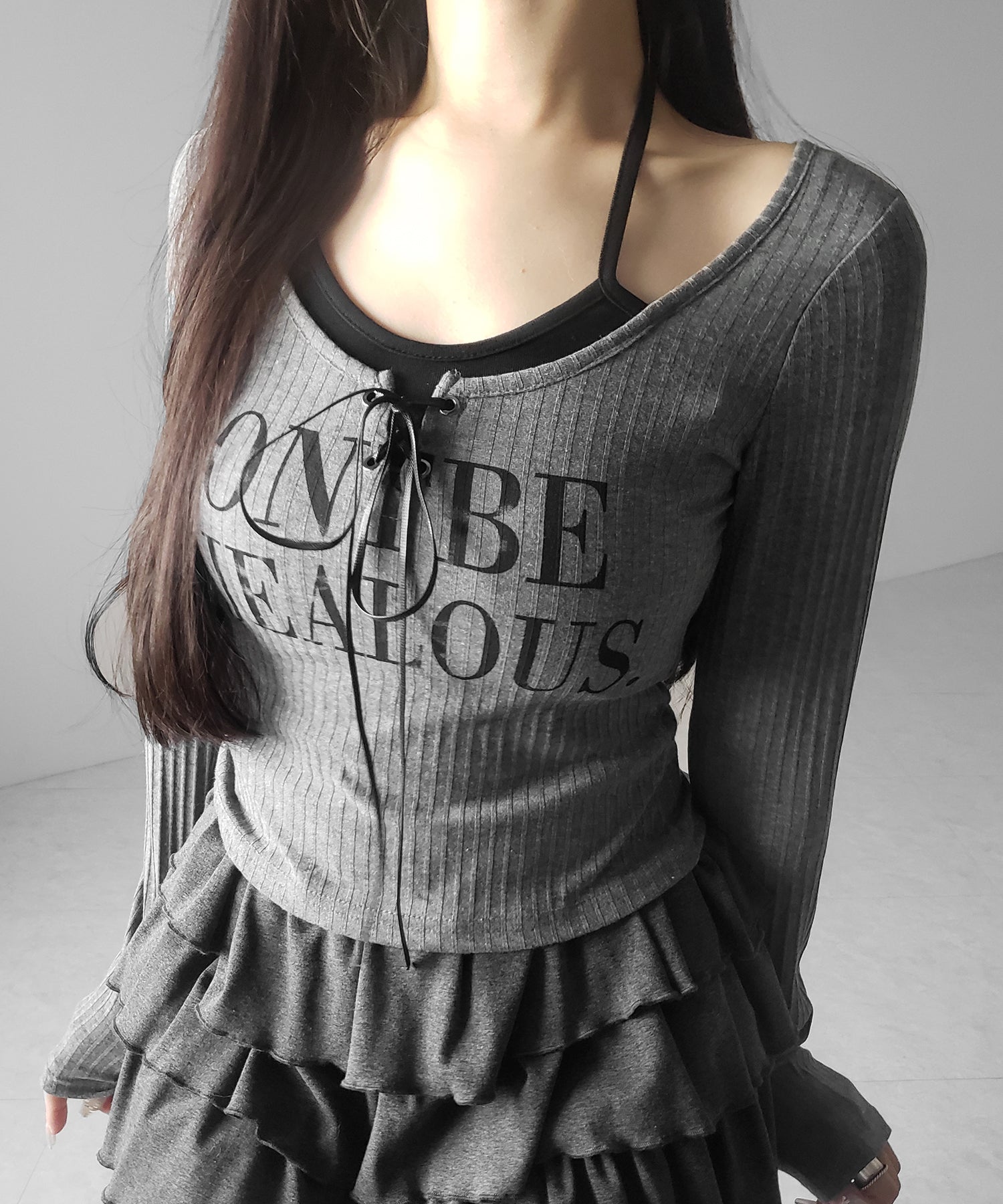 【 クロスネックにできる２WAY 】レースアップフェイクレイヤードロゴカットソートップス ／ laceup fake layered logo cutsew tops